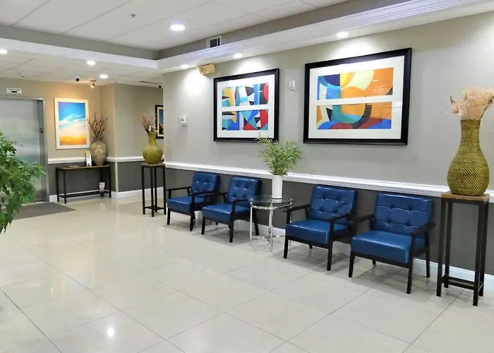 Days Inn & Suites By Wyndham Savannah North I-95