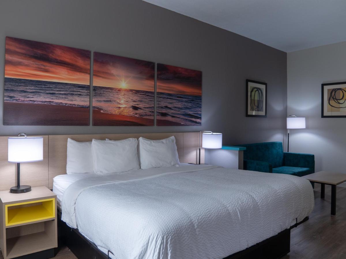 Days & By Wyndham Savannah North I-95 Port Wentworth